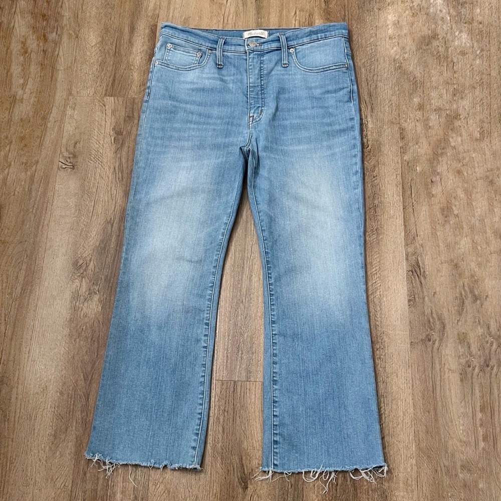 Madewell Cali Demi-Boot High Rise Light Wash Raw Hem Jeans M2238 Size 31